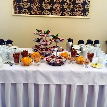 Zajazd Restauracja Karlik Hotel *