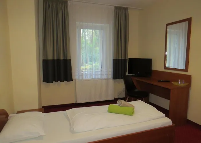 Zajazd Restauracja Karlik Hotel *